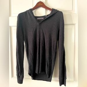 Vince Men’s hooded pullover size m